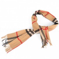 Burberry Classic Scarf in Heritage Check Tan 621836